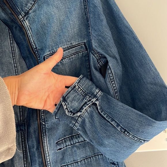 GAP- Denim jacket 💙 size Small - Picture 8 of 8